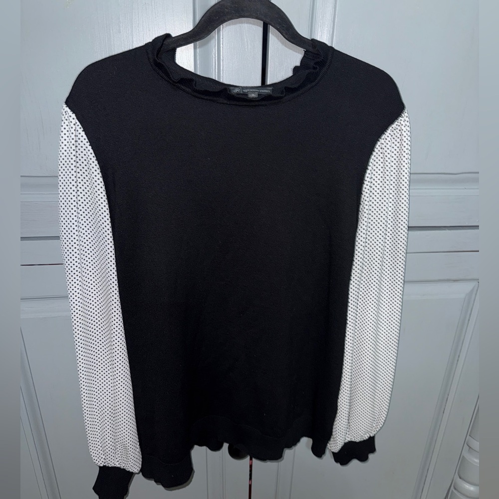 Adrianna Papell Two-Tone Long Puffed Sleeves
Ruffle Neck Black & White Blouse